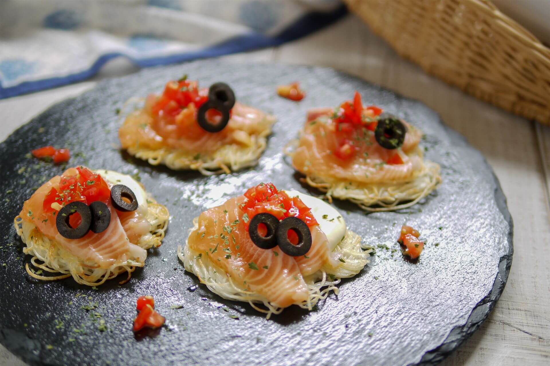 サーモンとクリームチーズのそうめんカナッペ