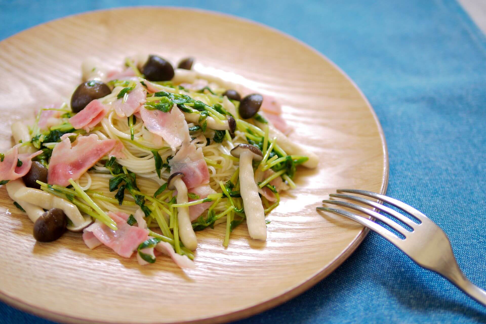 豆苗としめじのコク旨チャンプルーそうめん